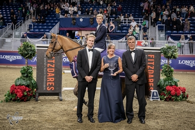 Alex Matz on Cashew CR Ray Stanton far right President and Chair of the Royal Agricultural Winter Fair accompanied by his son Will and wife Stacie Ben Radvanyl Photography