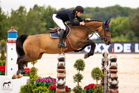 Karl Cook on Fooxy de la Roque Natalie Suto
