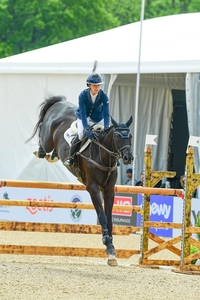 Mia Farley on Invictus jmpSarah Miller MacMillan photography