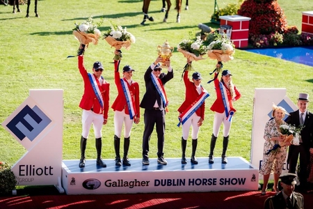U.S. team on th epodium in Dublin